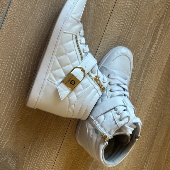 GBG Los Angeles White Quilted Sneakers with Gold Accents - Picture 8 of 13